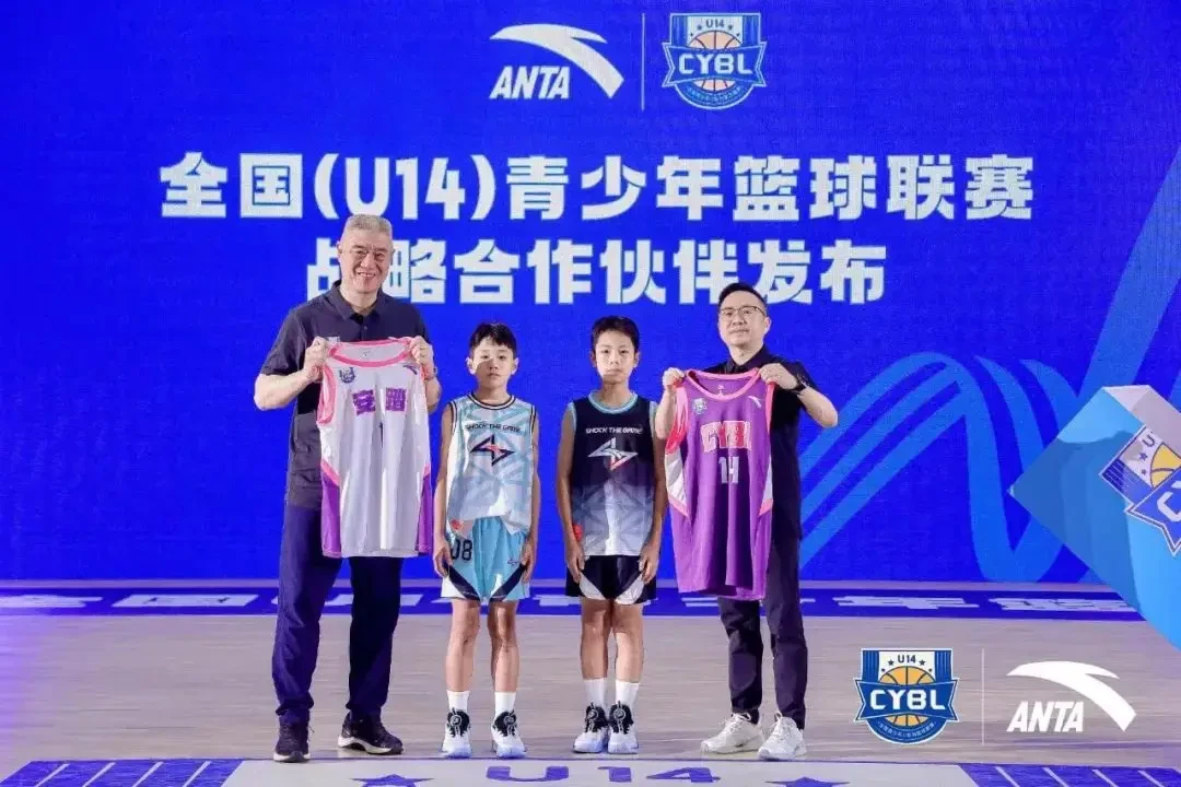儿童如何在游戏中学习篮球技术_0
